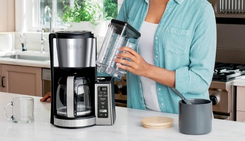Ninja 12-Cup Programmable Coffee Brewer Removable water reservoir image