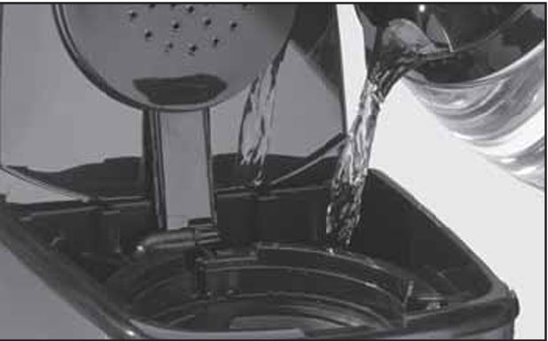 Cuisinart-dcc-3200-series-brewer-filling-the-water-reservoir-img