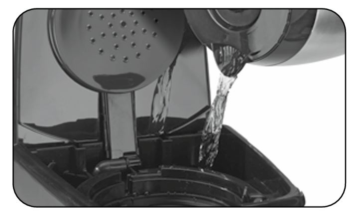 Cruisinart-DCC-3400NAS-thermal-coffee-maker-filling-the-water-reservoir